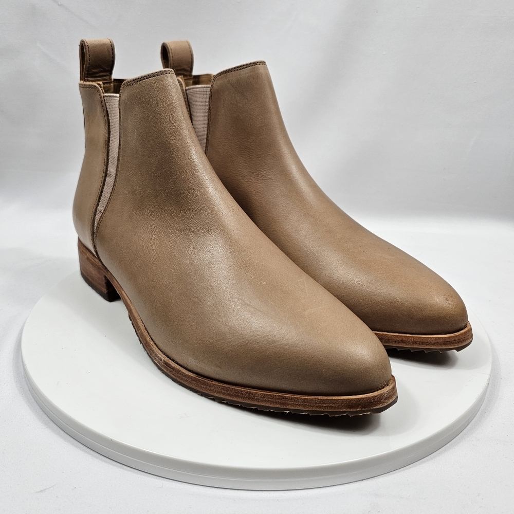 NIB Nisolo Eva Everyday Chelsea Bootie Almond Leather Women’s 8 Ankle Boot